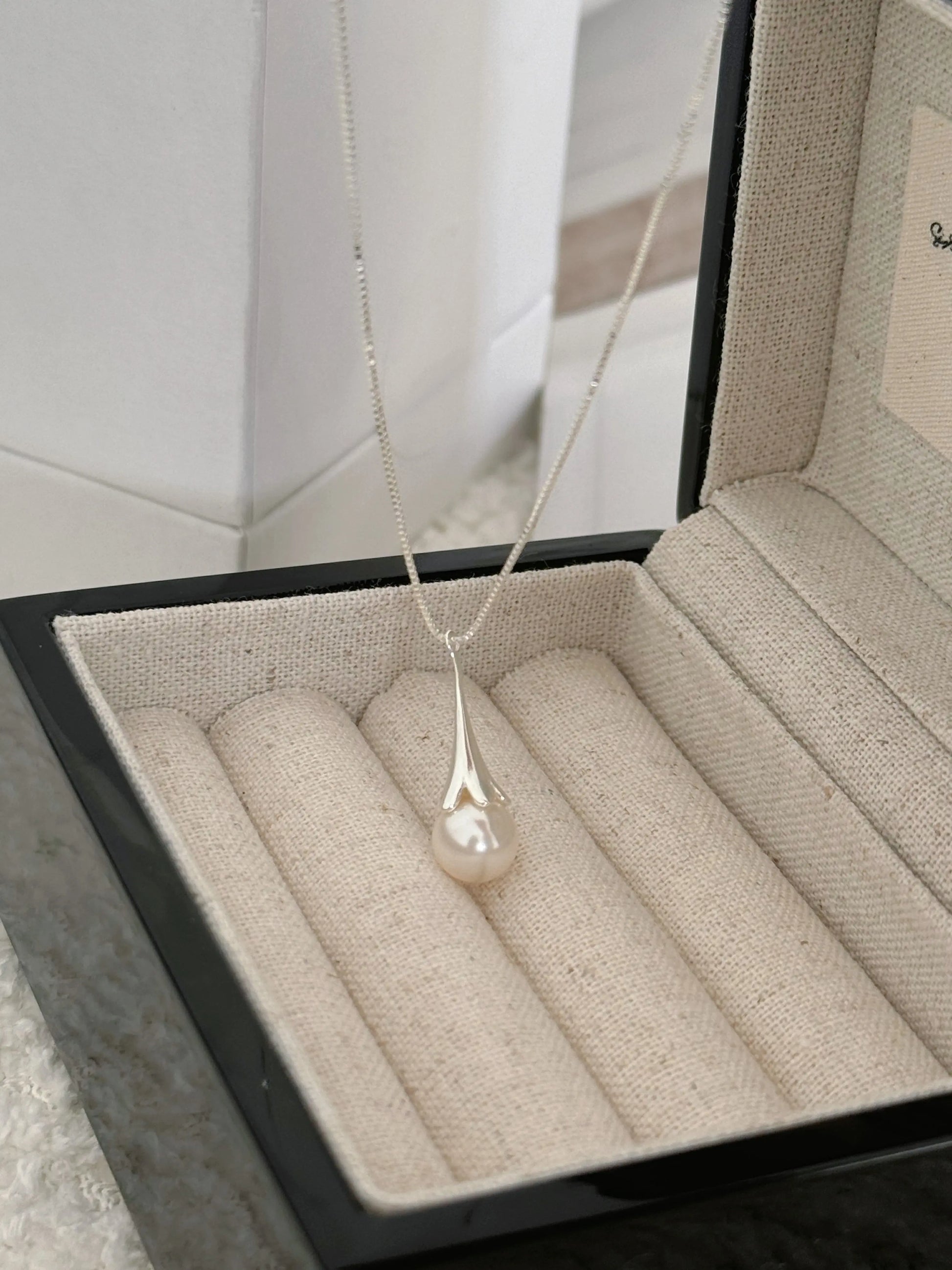 LUNA MOON DROP NECKLACE Mira Gemini