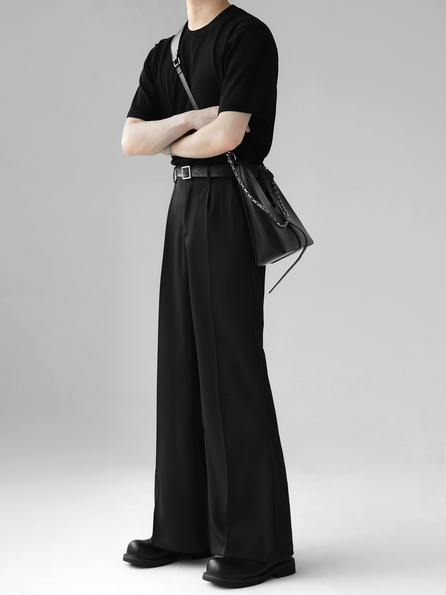 WIDE LEG BLACK SLACKS（ワイドレッグ ブラックスラックス）｜メンズ