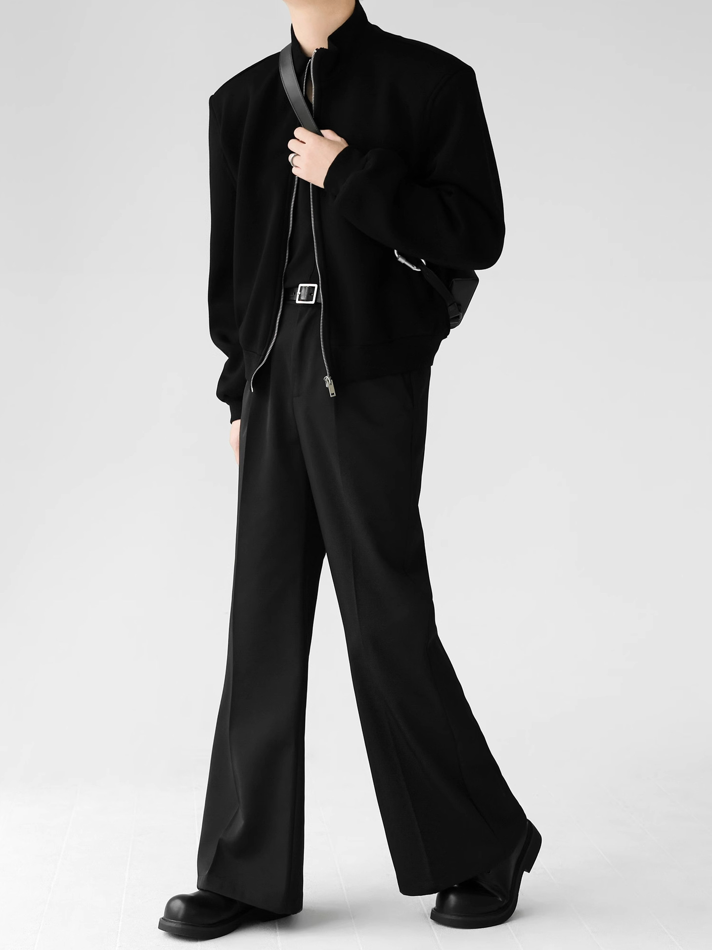 WIDE LEG BLACK SLACKS（ワイドレッグ ブラックスラックス）｜メンズ