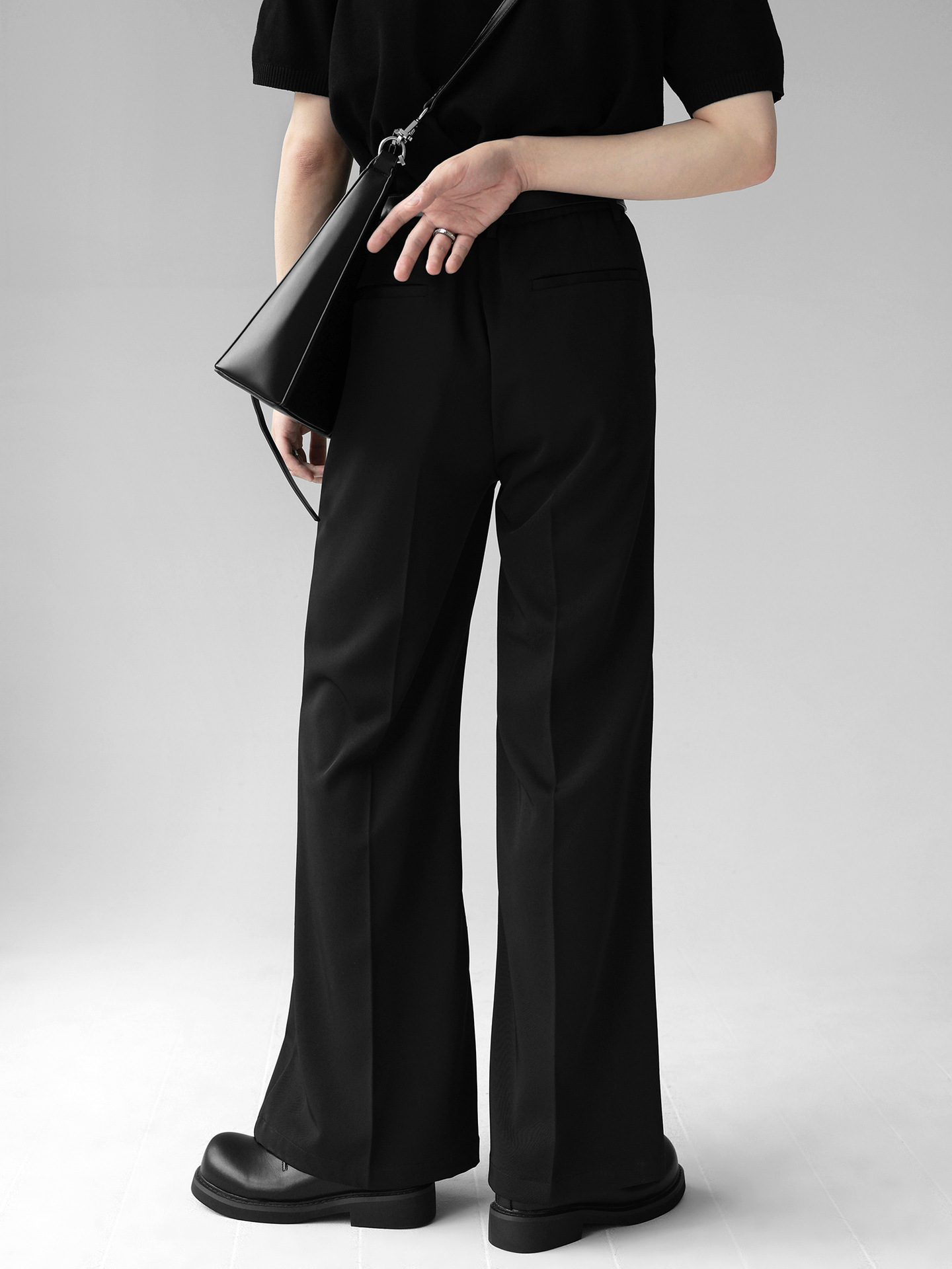 WIDE LEG BLACK SLACKS（ワイドレッグ ブラックスラックス）｜メンズ