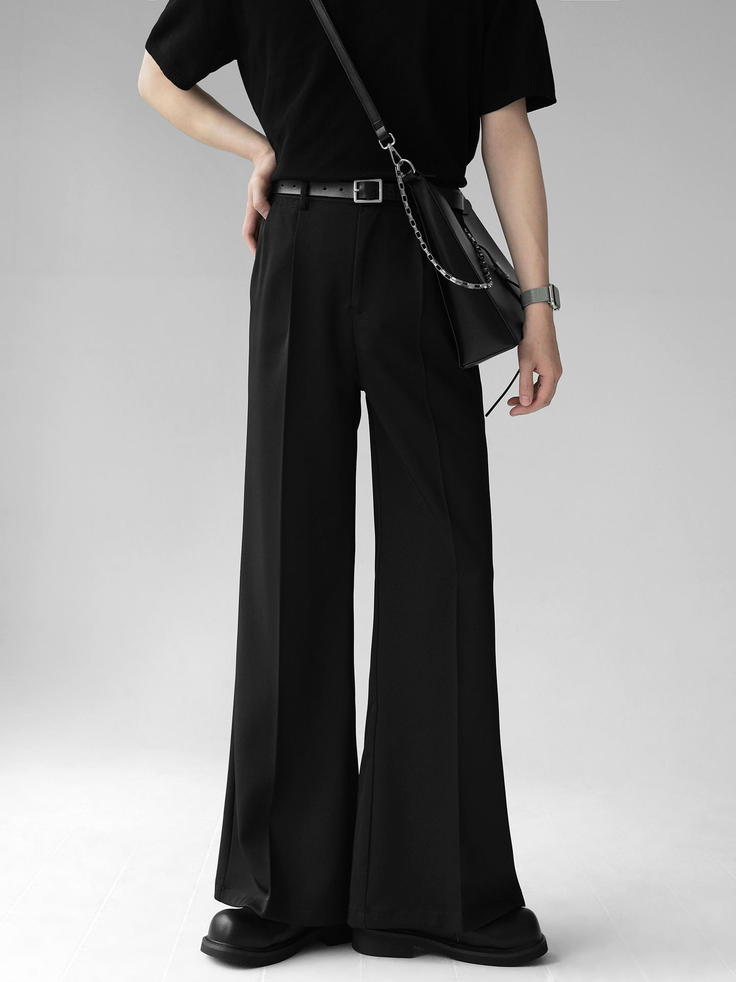 WIDE LEG BLACK SLACKS（ワイドレッグ ブラックスラックス）｜メンズ