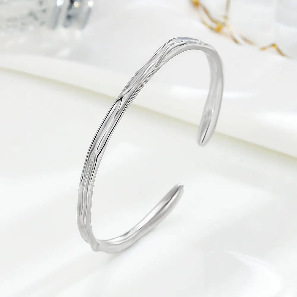 MINIMAL SILVER BANGLE Mira Gemini
