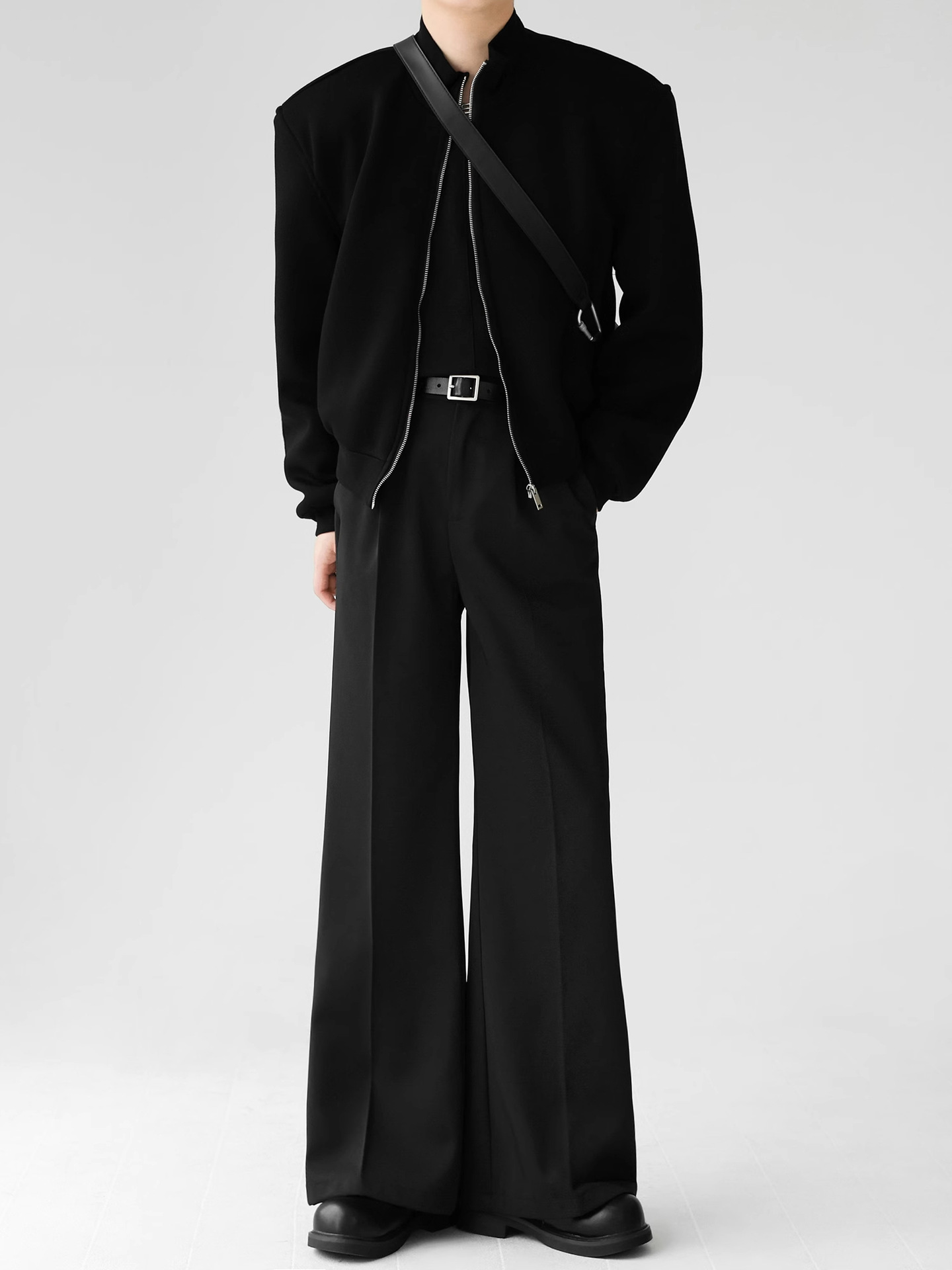 WIDE LEG BLACK SLACKS（ワイドレッグ ブラックスラックス）｜メンズ