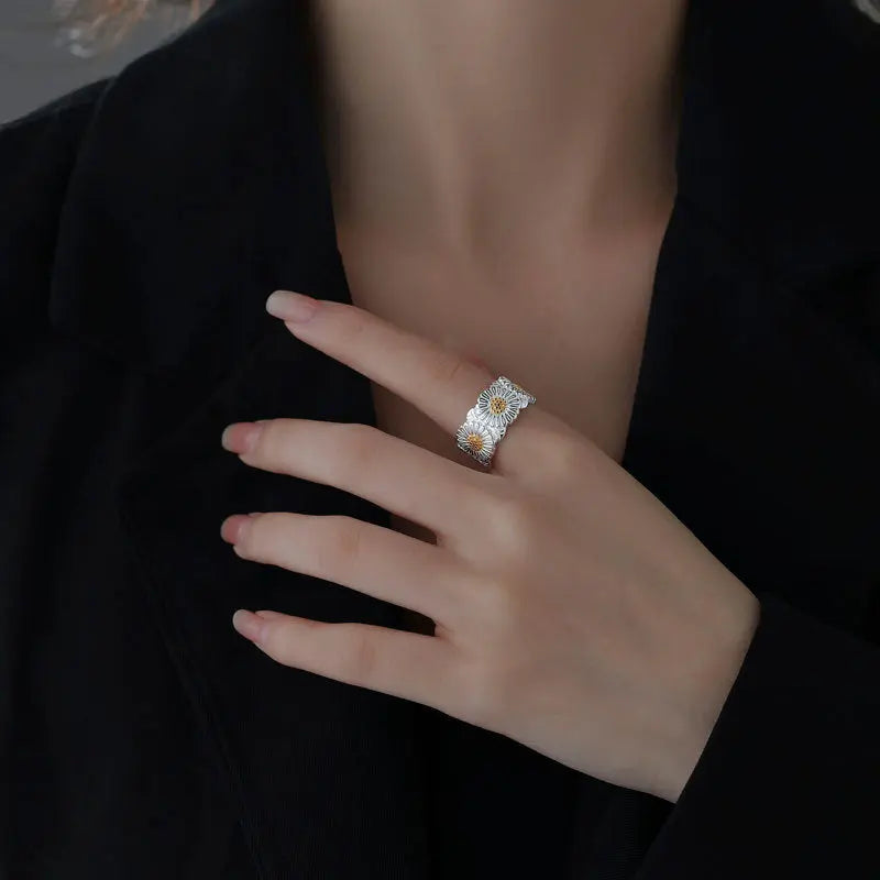 DAISY SILVER RING Mira Gemini