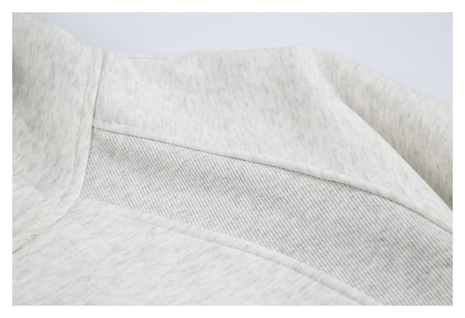 RELAXED HALF-ZIP HOODIE（リラックス ハーフジップフーディ）