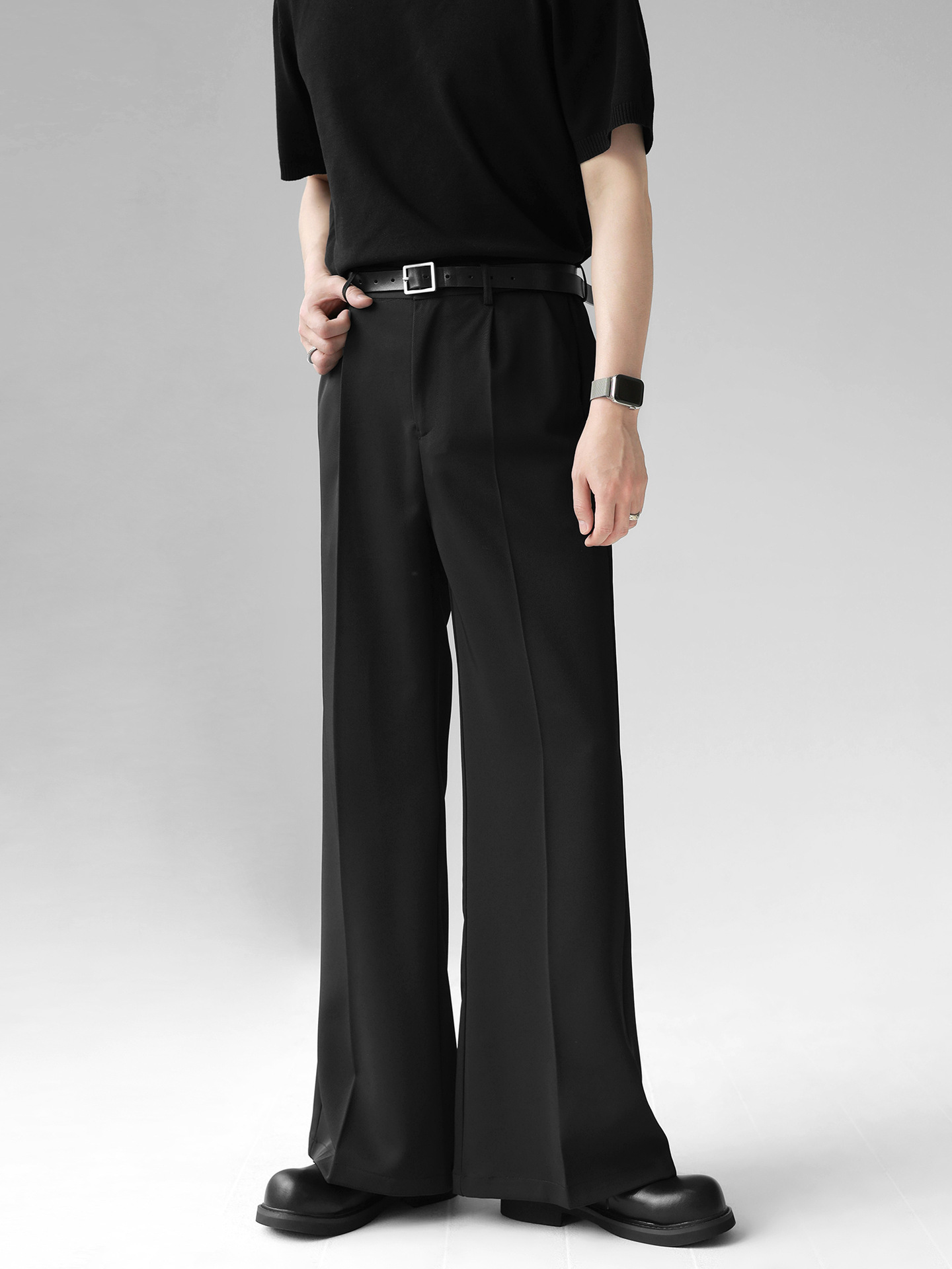 WIDE LEG BLACK SLACKS（ワイドレッグ ブラックスラックス）｜メンズ