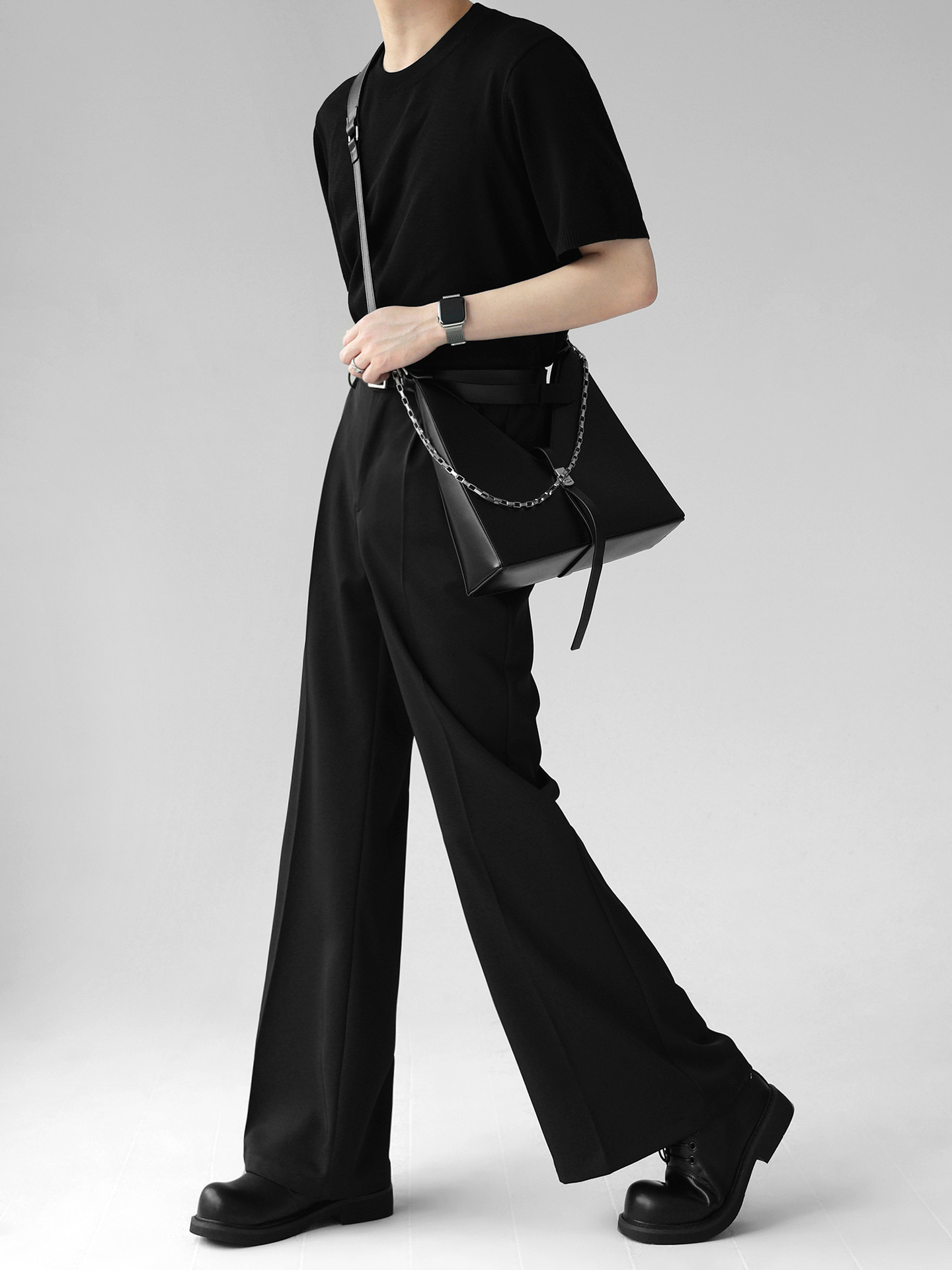WIDE LEG BLACK SLACKS（ワイドレッグ ブラックスラックス）｜メンズ
