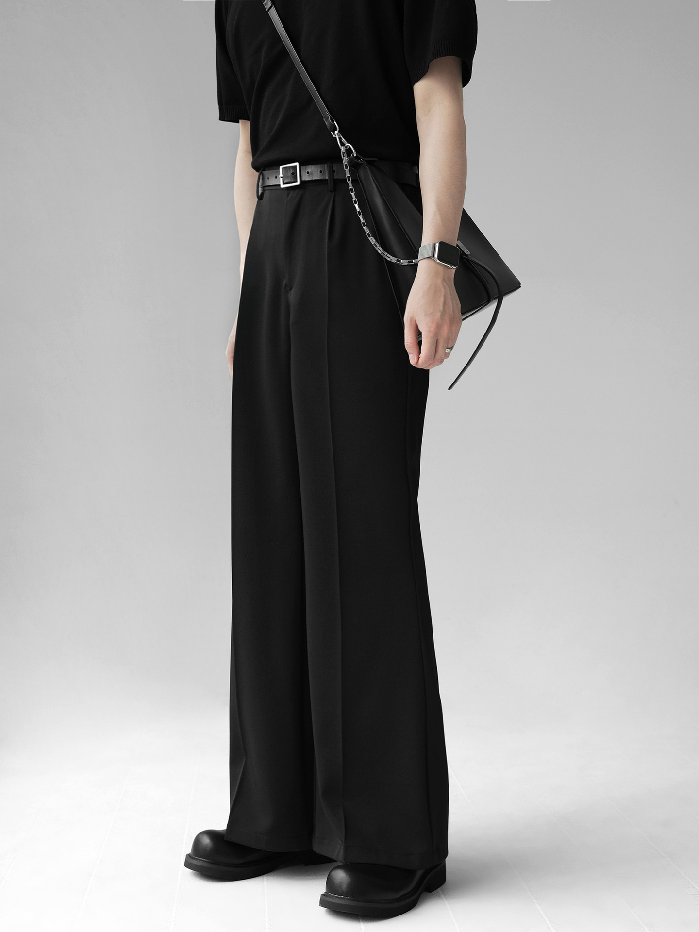 WIDE LEG BLACK SLACKS（ワイドレッグ ブラックスラックス）｜メンズ