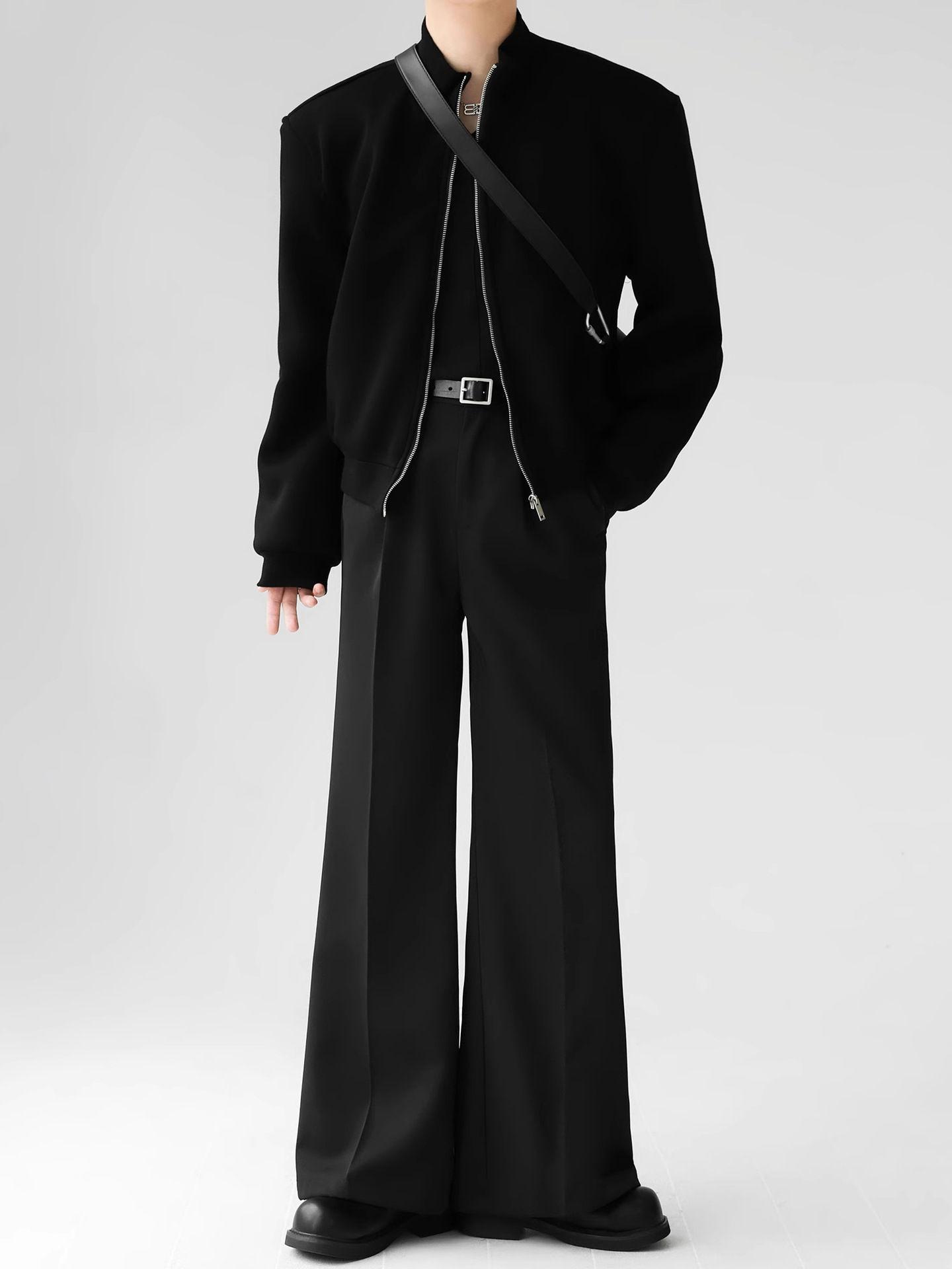 WIDE LEG BLACK SLACKS（ワイドレッグ ブラックスラックス）｜メンズ