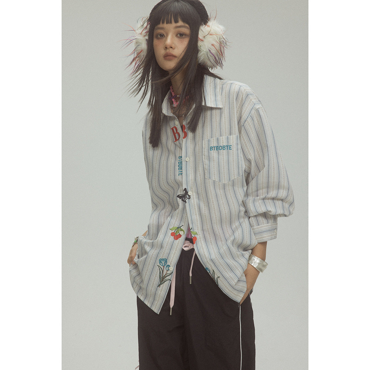 EMBROIDERED STRIPE SHIRT（エンブロイダードストライプシャツ）