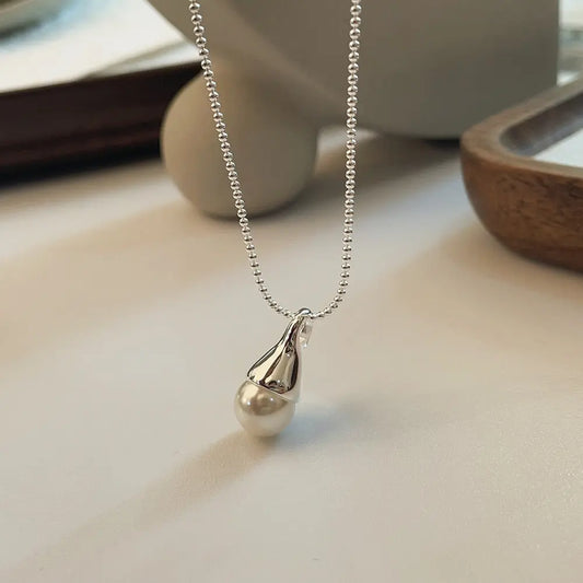 LUNA MOON DROP NECKLACE Mira Gemini